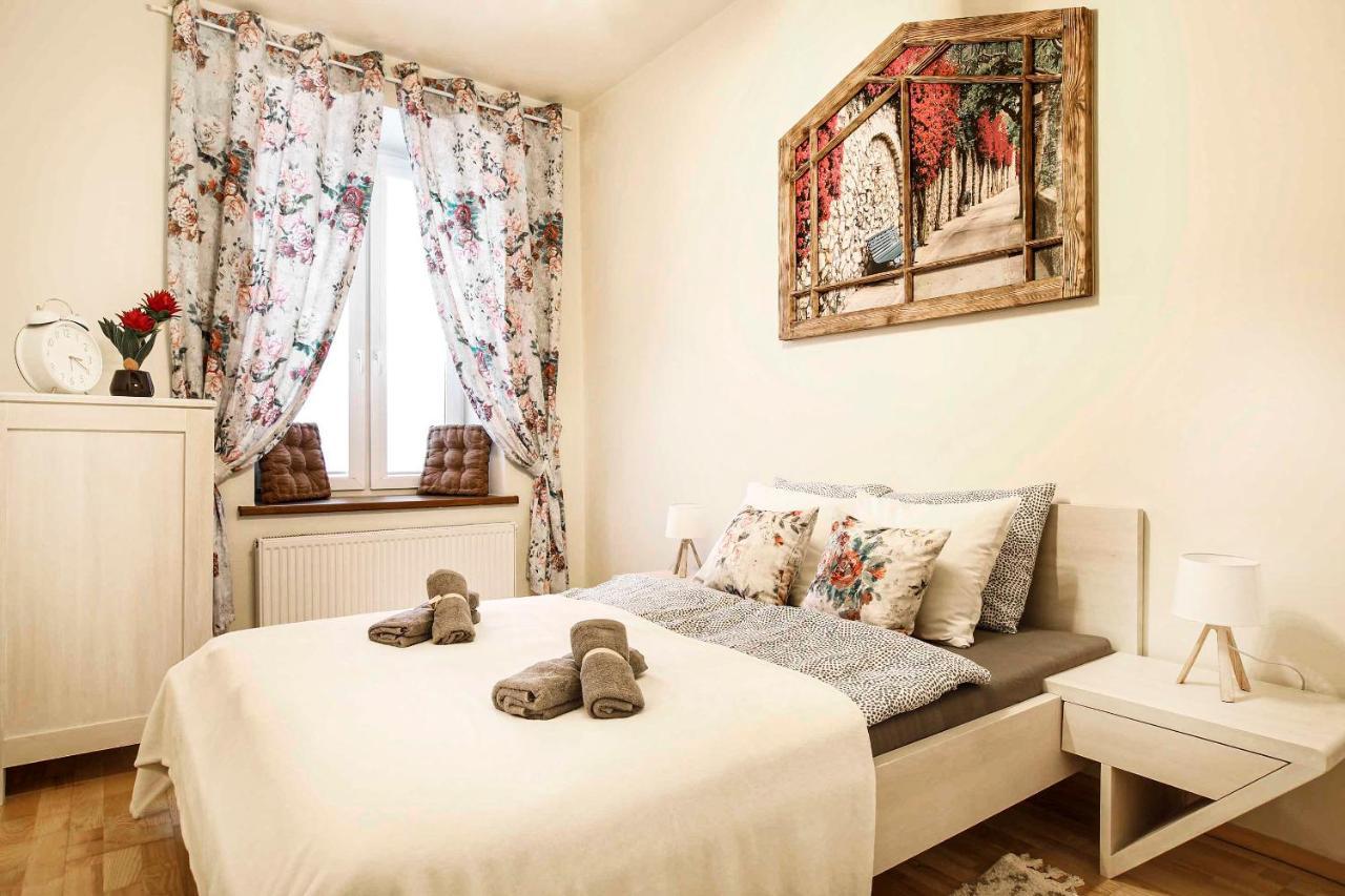 2-Room Apartment With Kitchen, Heart Of Cracow Old Town クラクフ エクステリア 写真